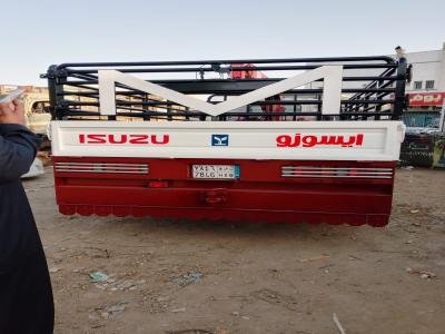 تفصيل صناديق دينات سطحة في الرياض