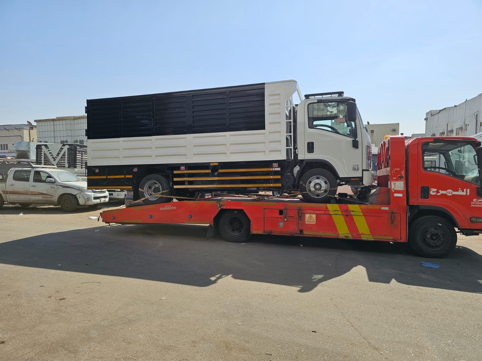 تفصيل صندوق دينا إيسوزو حسب الطلب تصنيع صندوق دينة وسلة لتركيب اللوحات والإنارات في الرياض