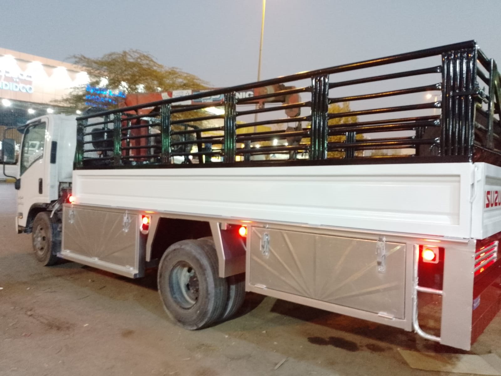 صناديق دينا نقل عفش للبيع بالرياض صندوق دينا نظيف اسيزو الرياض